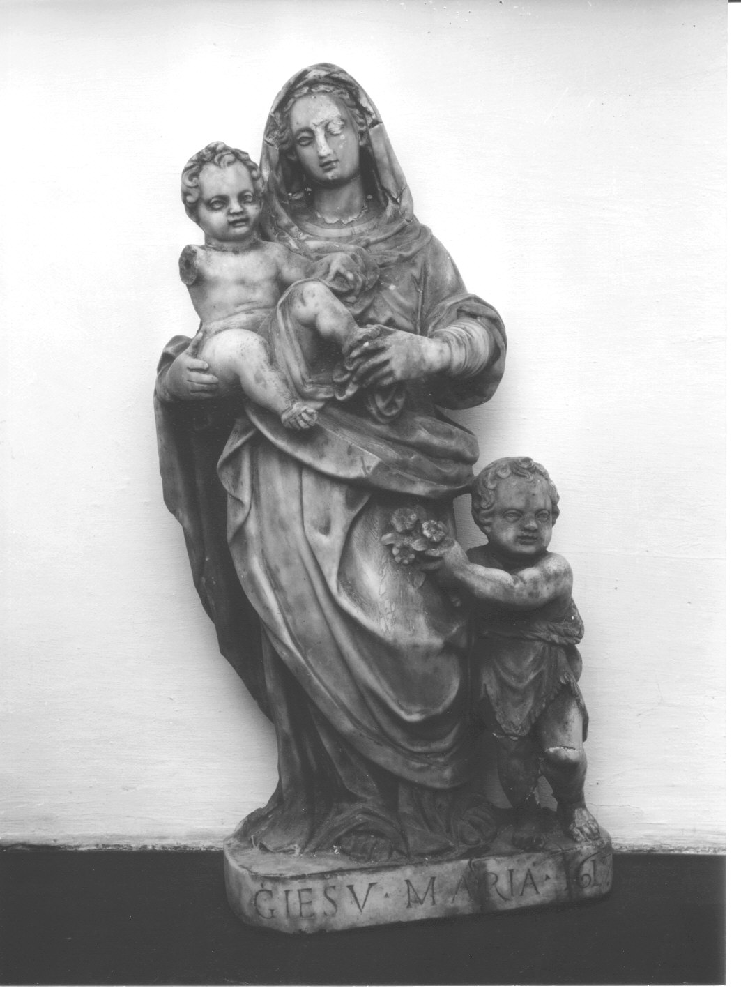 Madonna con Bambino e San Giovannino (scultura, opera isolata) - bottega ligure (sec. XVII)