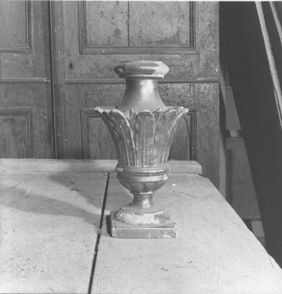 vaso d'altare, serie - bottega ligure (prima metà sec. XIX)