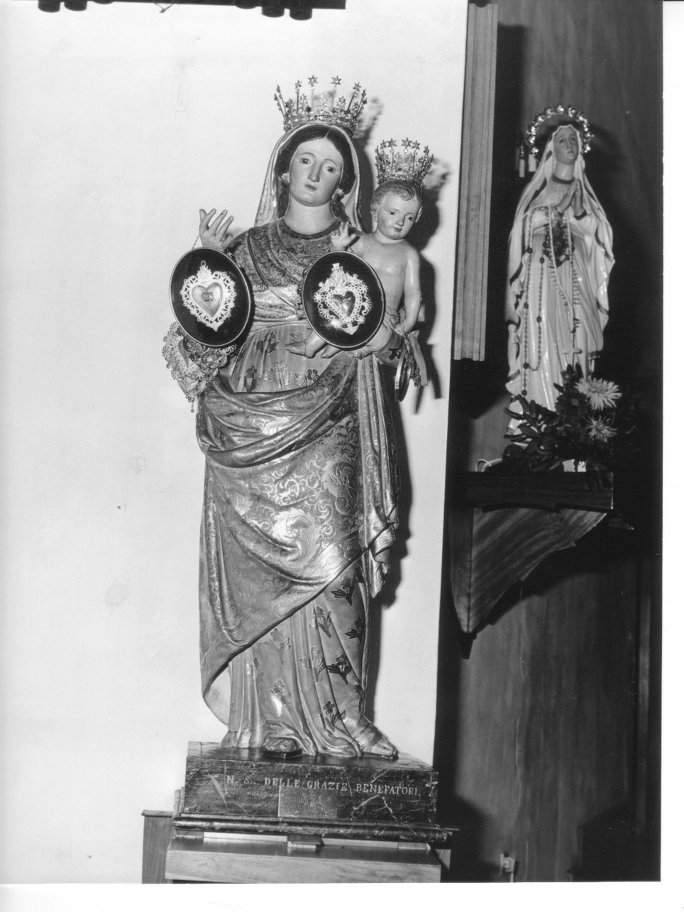 Madonna con Bambino (statua, opera isolata) di Semorile Lorenzo (sec. XIX)