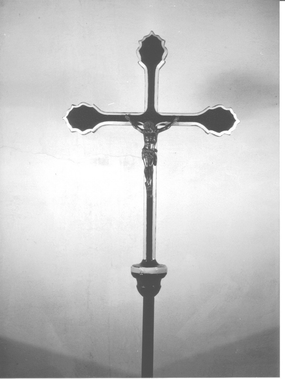 Cristo crocifisso (croce processionale, opera isolata) - bottega genovese (secc. XIX/ XX)
