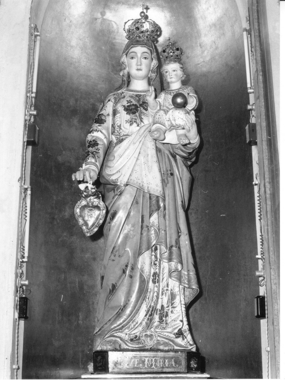 Madonna con Bambino (statua, opera isolata) - bottega Italia settentrionale (fine/inizio secc. XIX/ XX)