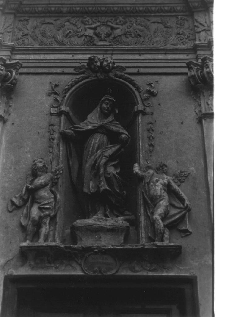 Madonna della Misericordia con angeli (gruppo scultoreo, opera isolata) di Novelli Pietro Antonio (cerchia) (fine sec. XVIII)