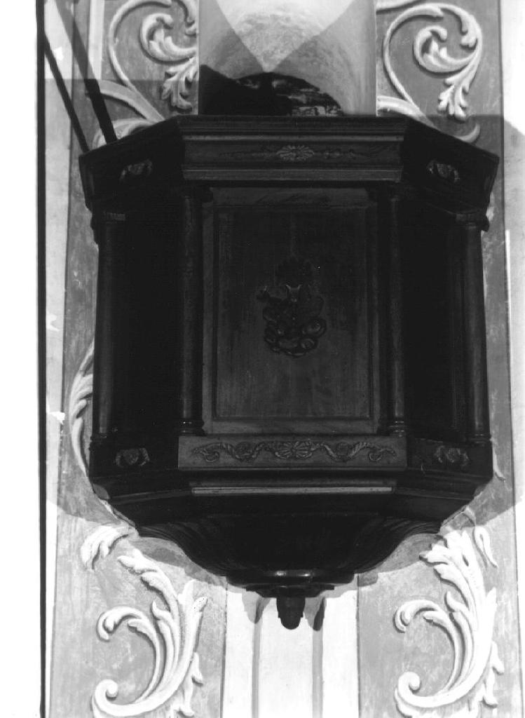 calice eucaristico/ motivi decorativi floreali (pulpito, elemento d'insieme) - bottega ligure (primo quarto sec. XX)