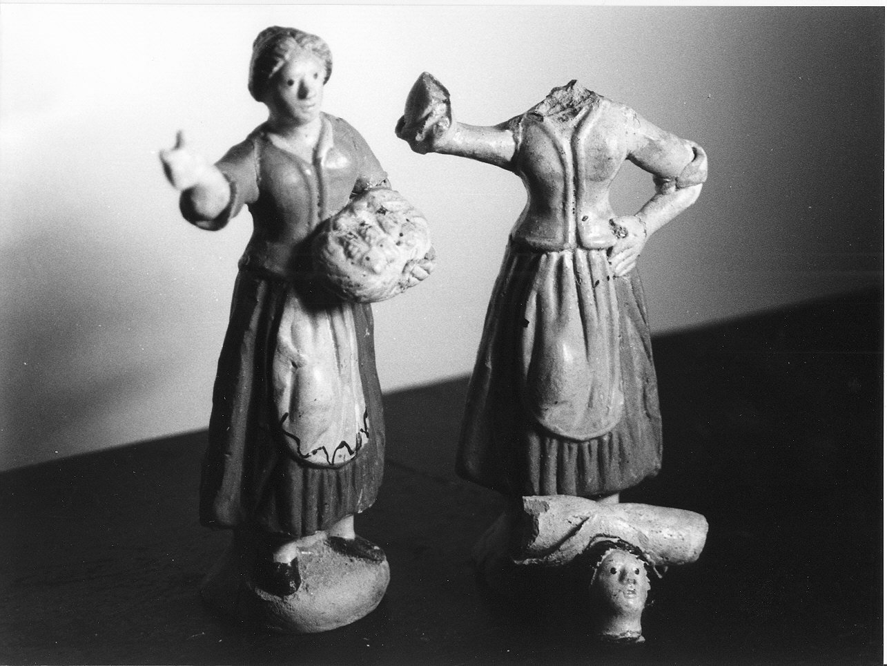 figura femminile (statuetta di presepio, coppia) - PRODUZIONE LIGURE (secc. XIX/ XX)