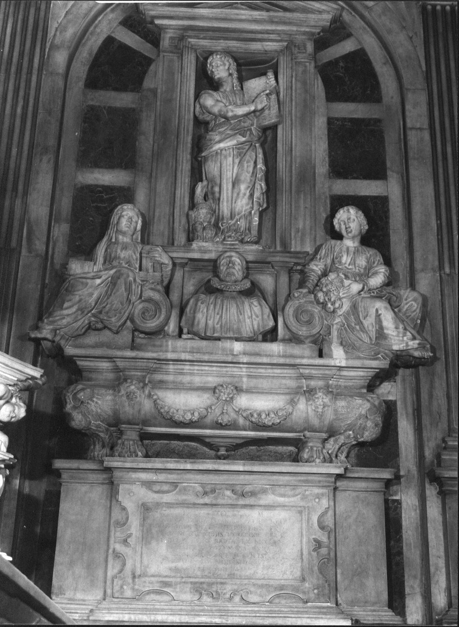 San Giovanni Evangelista/ ritratto di Ottaviano Doria/ figure allegoriche (monumento funebre, opera isolata) di Carlone Taddeo (e aiuti) (sec. XVII)