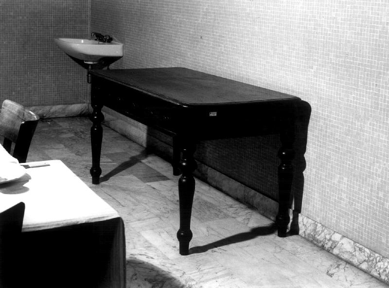 tavolo, opera isolata - bottega ligure (metà sec. XIX)