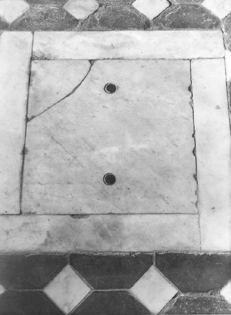 lapide tombale, opera isolata - bottega ligure (fine/inizio secc. XVI/ XVII)