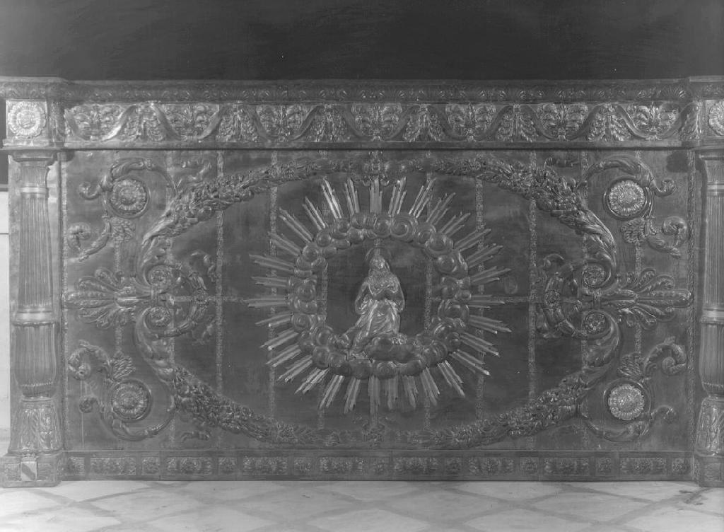 Santa Caterina da Genova/ motivi decorativi (paliotto, opera isolata) di Webler T. J (secondo quarto sec. XIX)