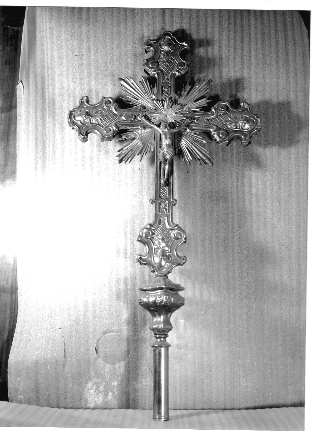 croce processionale, opera isolata - produzione Italia settentrionale (fine/inizio secc. XIX/ XX)