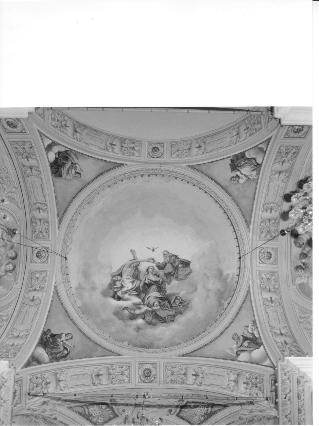 incoronazione di Maria Vergine (decorazione pittorica, opera isolata) di Monzio Compagnoni Ferdinando (sec. XX)