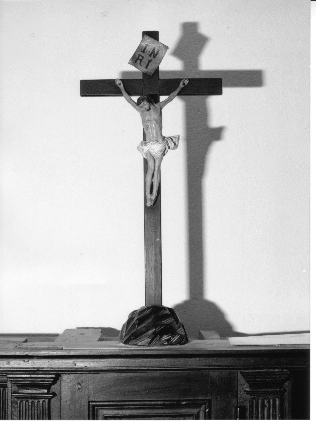 croce da tavolo, opera isolata - bottega genovese (seconda metà sec. XVIII)