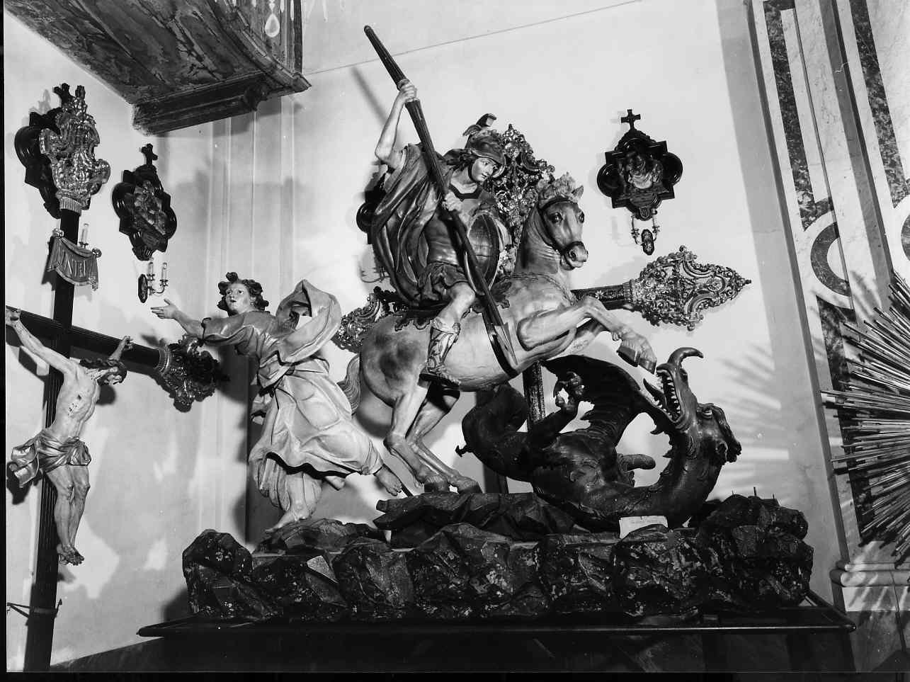 San Giorgio e il drago (gruppo scultoreo, insieme) di Galleano Pietro (seconda metà sec. XVIII)
