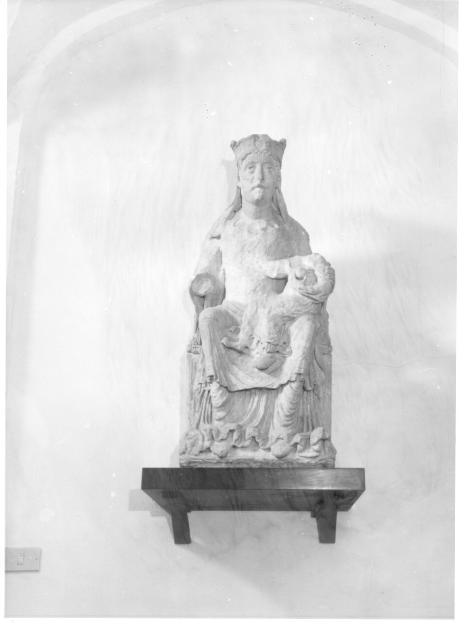 Madonna in trono (statua, opera isolata) - bottega francese (sec. XIII)