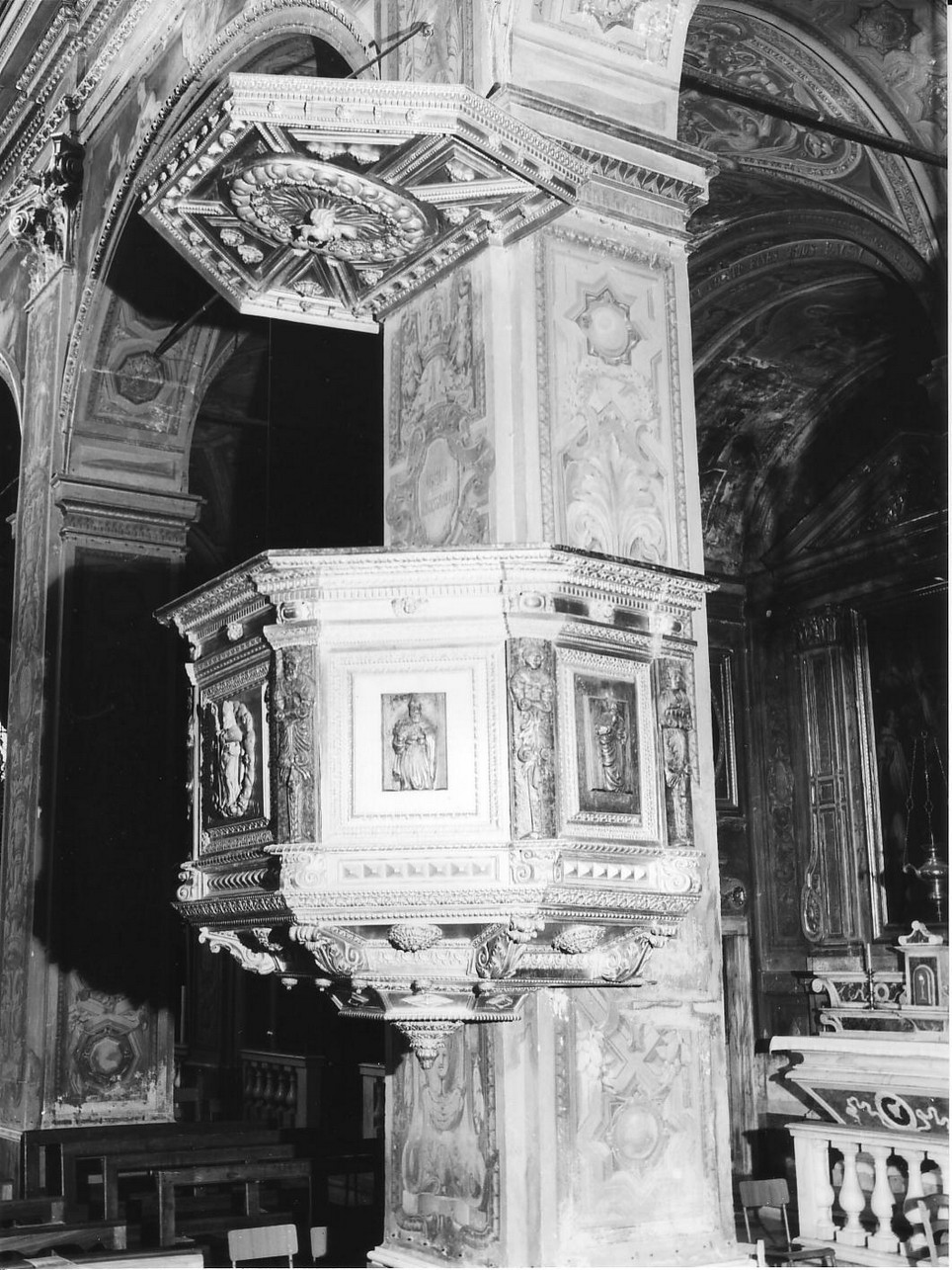 San Nicola di Bari/ evangelisti (pulpito, opera isolata) di Ratto Pietro, Zerbi Pietro (sec. XVII)