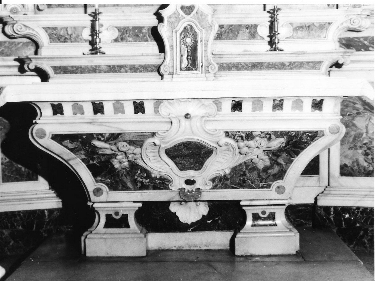 motivi decorativi vegetali (altare - a mensa, opera isolata) di Prato Domenico (sec. XVIII)