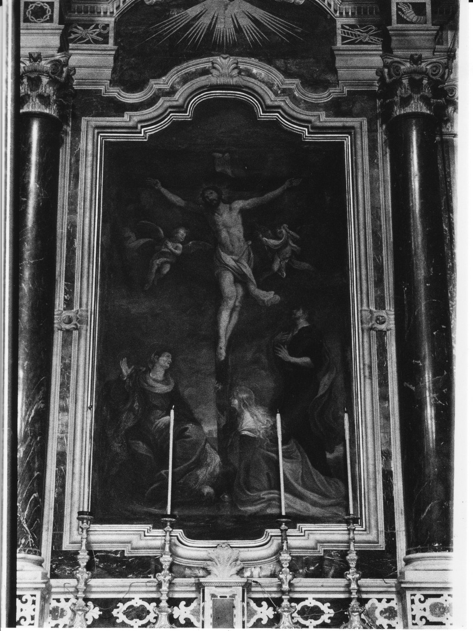 CROCIFISSIONE, crocifissione di Cristo con la Madonna e Santa Maria Maddalena (pala d'altare, opera isolata) - ambito ligure (prima metà sec. XVIII)