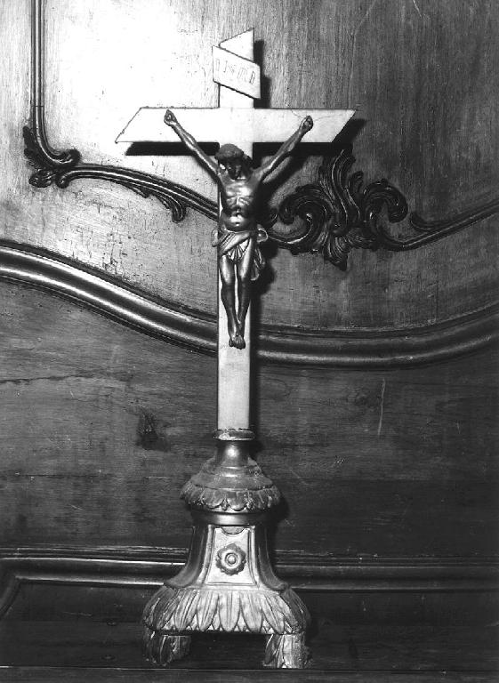 croce da tavolo, opera isolata - ambito ligure (seconda metà sec. XIX)