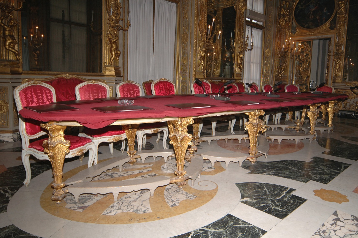 tavolo, opera isolata di Crosa di Vergagni Giuseppe (prima metà sec. XX)