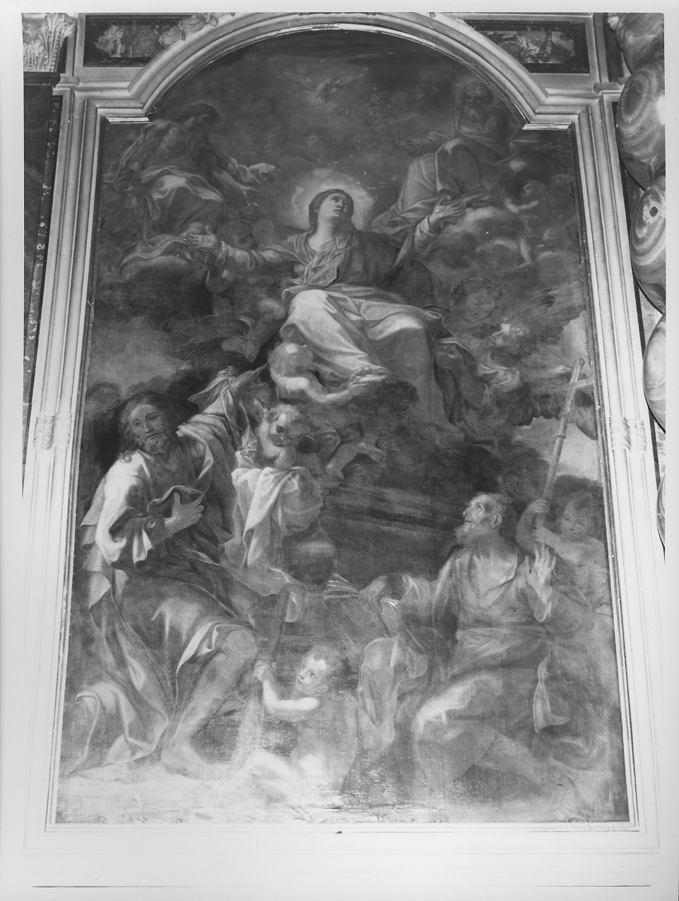 Assunzione della Madonna con San Giacomo il Minore e San Filippo (dipinto, opera isolata) di Odazzi Antonio (fine sec. XVII)