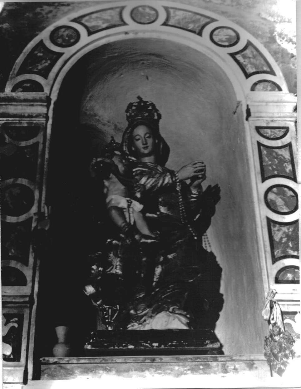 Madonna con Bambino (statua, opera isolata) di Maragliano Anton Maria (bottega) (sec. XVIII)