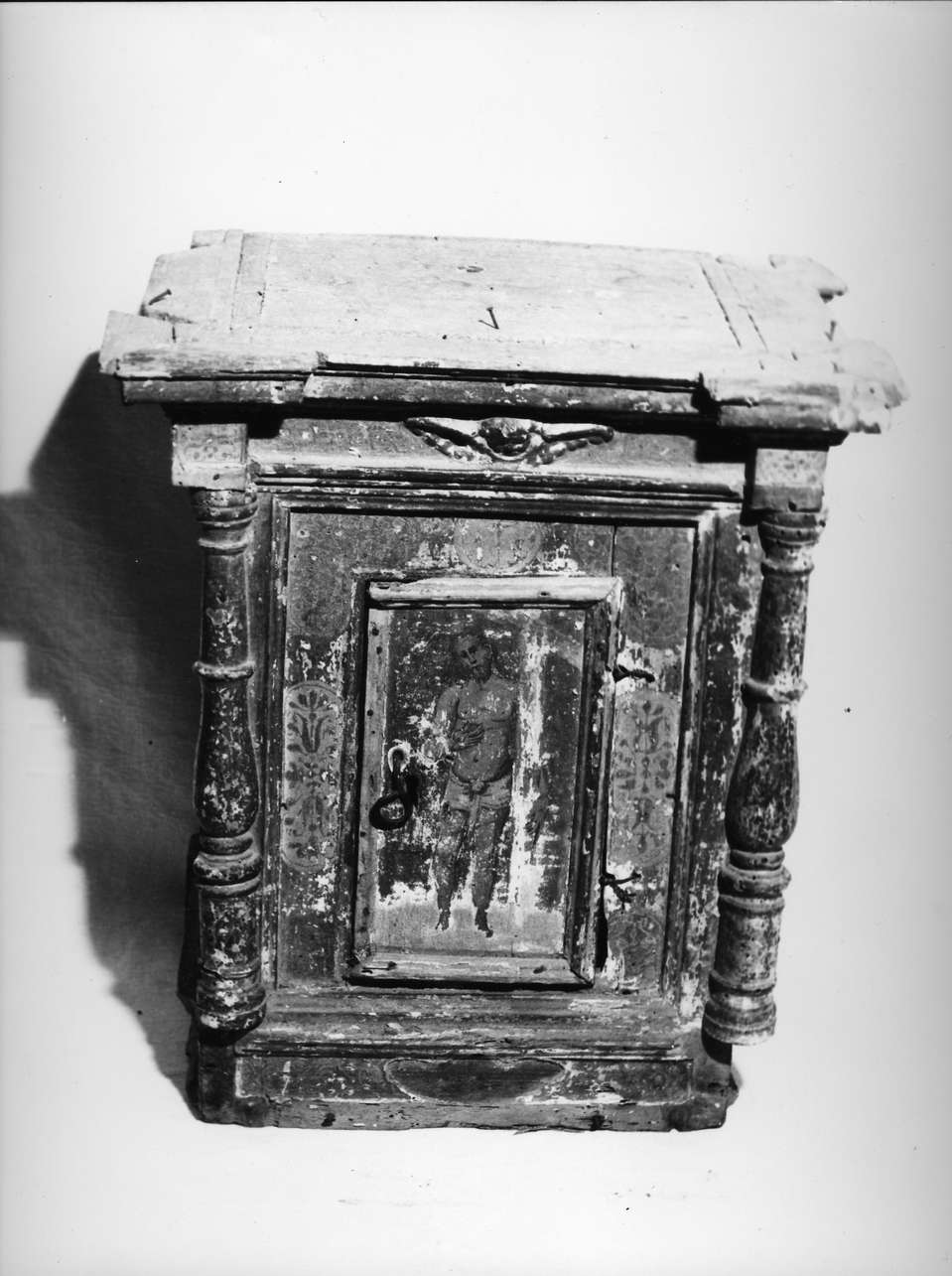 Santa Caterina d'Alessandria/ San Silvestro/ Cristo portacroce (tabernacolo, opera isolata) - bottega ligure (sec. XVII)