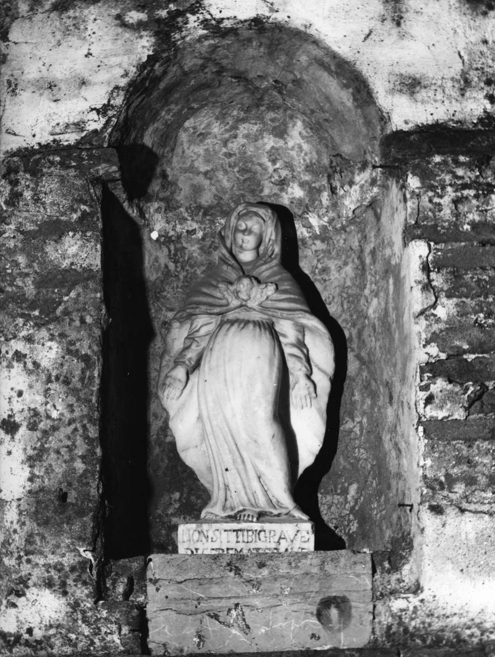 Madonna (statua, opera isolata) - bottega italiana (secc. XVII/ XVIII)
