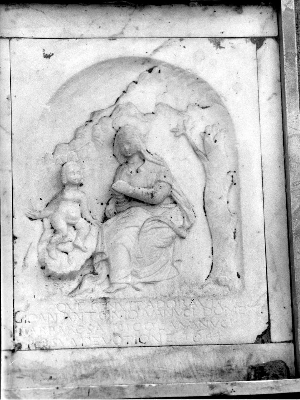 Madonna con Bambino (rilievo, opera isolata) - bottega italiana (secondo quarto sec. XVII)