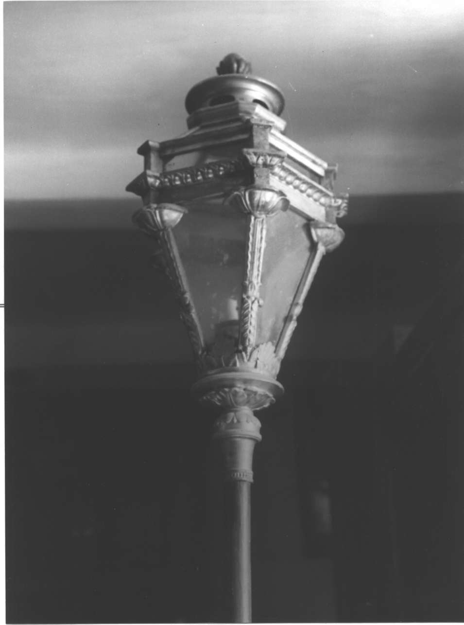 motivi decorativi vegetali stilizzati (lanterna processionale, coppia) - bottega ligure (prima metà sec. XIX)