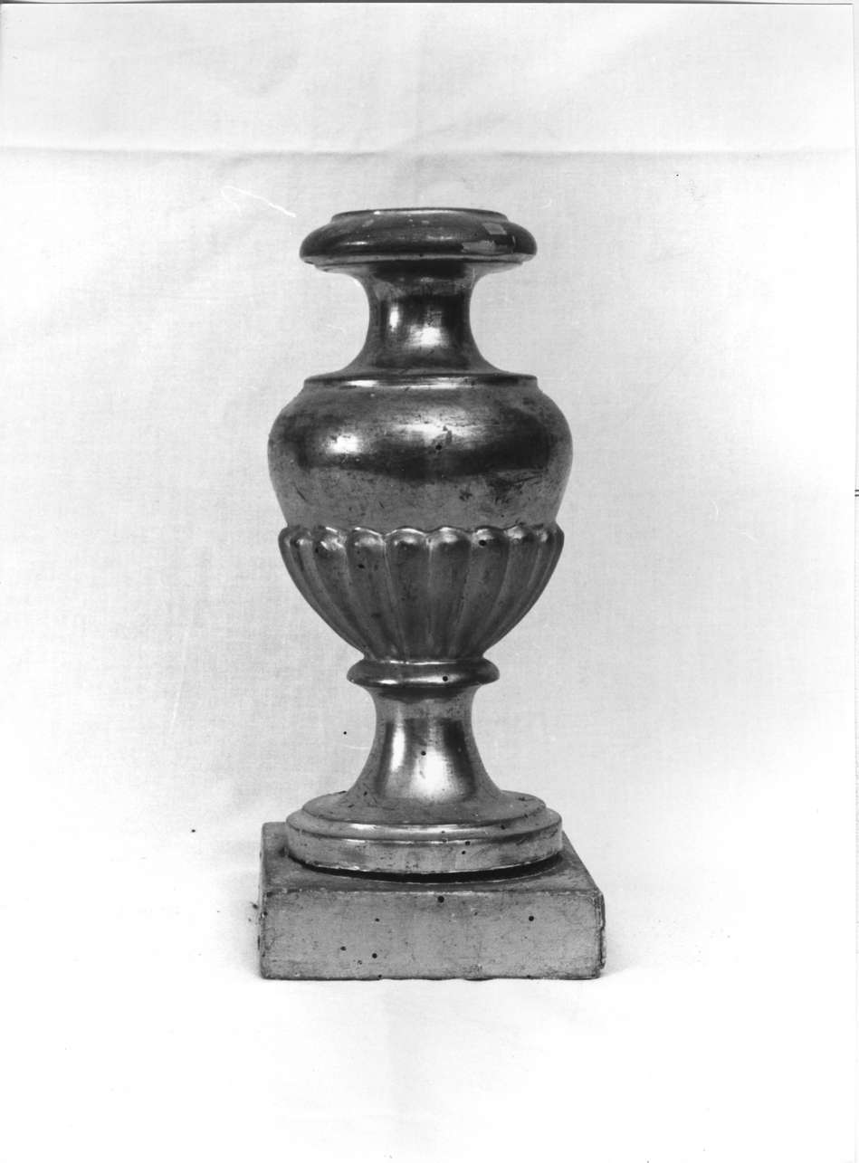 vaso d'altare per composizione floreale, serie - bottega ligure (sec. XIX)