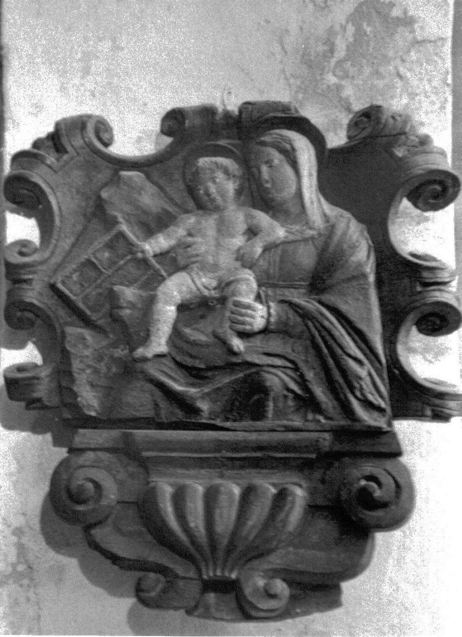 Madonna di Mont-Serrat, Madonna con Bambino (targa devozionale, opera isolata) - bottega ligure (sec. XVI)