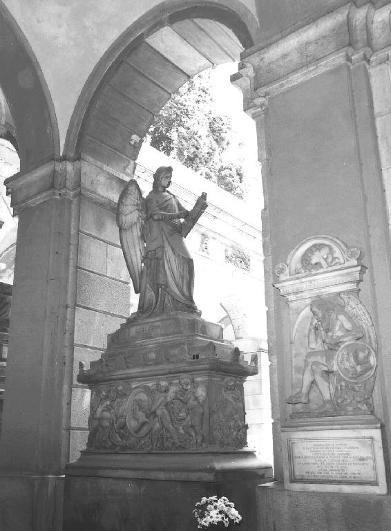 angelo con libro (monumento funebre, opera isolata) di Varni Santo (sec. XIX)