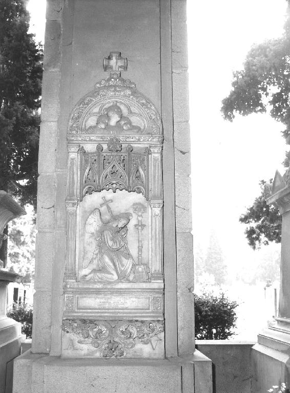 angelo con simboli della passione: croce (monumento funebre - a edicola, opera isolata) di Varni Santo (seconda metà sec. XIX)