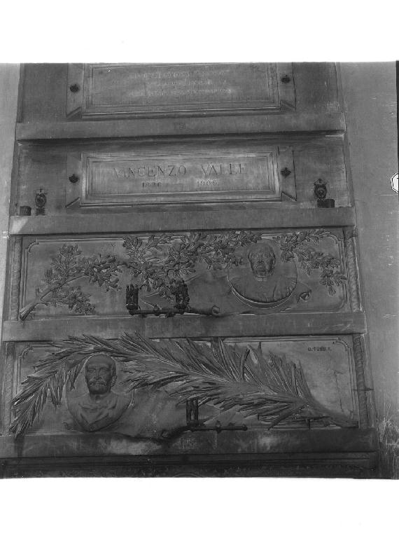 monumento funebre, opera isolata di Toso Onorato (inizio sec. XX)