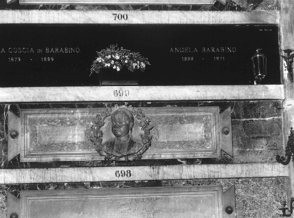 bambina (monumento funebre, opera isolata) di Canessa Achille (sec. XIX)