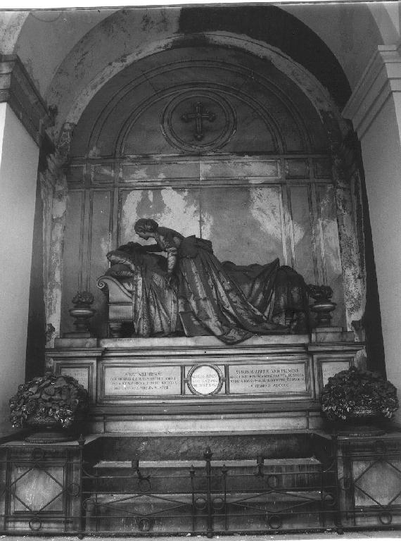 FIGURA FEMMINILE AL CAPEZZALE DEL DEFUNTO (monumento funebre, opera isolata) di Villa Giovanni Battista (sec. XIX)