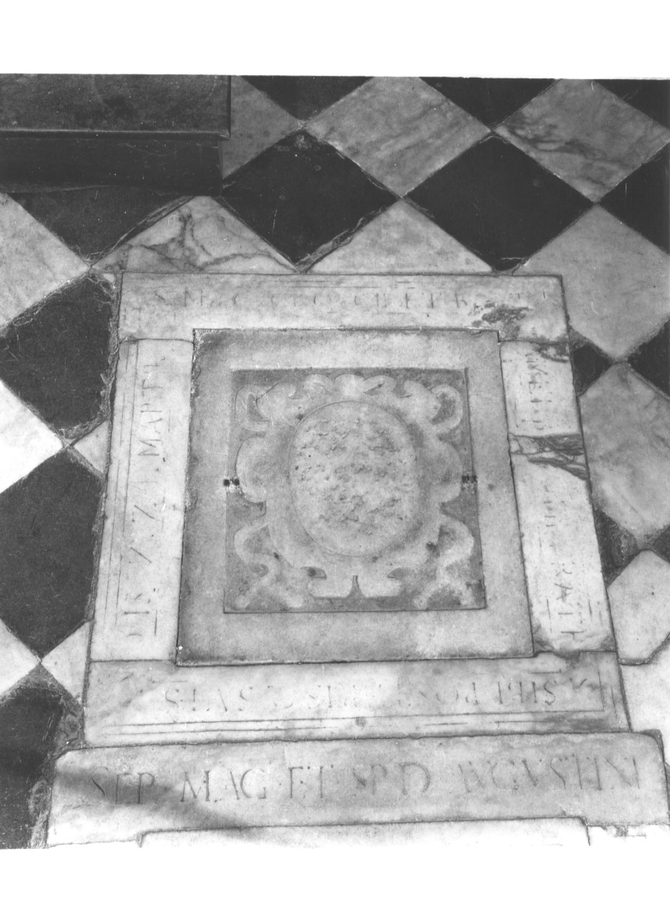 lastra tombale, opera isolata - ambito ligure (fine sec. XVI)