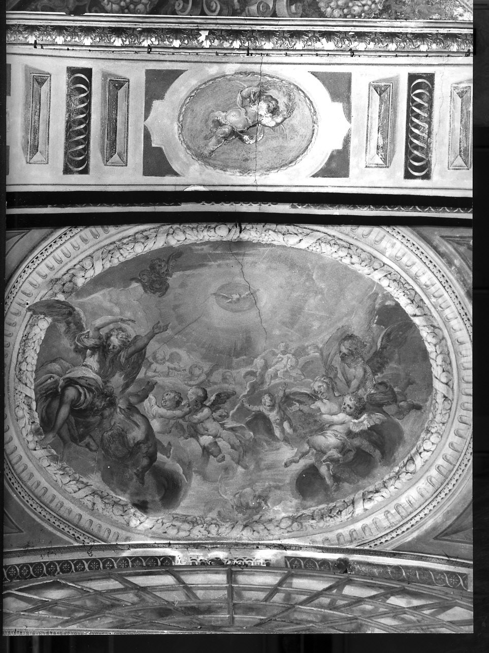 gloria di angeli e colomba dello Spirito Santo (decorazione pittorica, opera isolata) di Brusco Paolo Gerolamo detto Bruschetto, Brusco Angelo Stefano (secc. XVIII/ XIX)