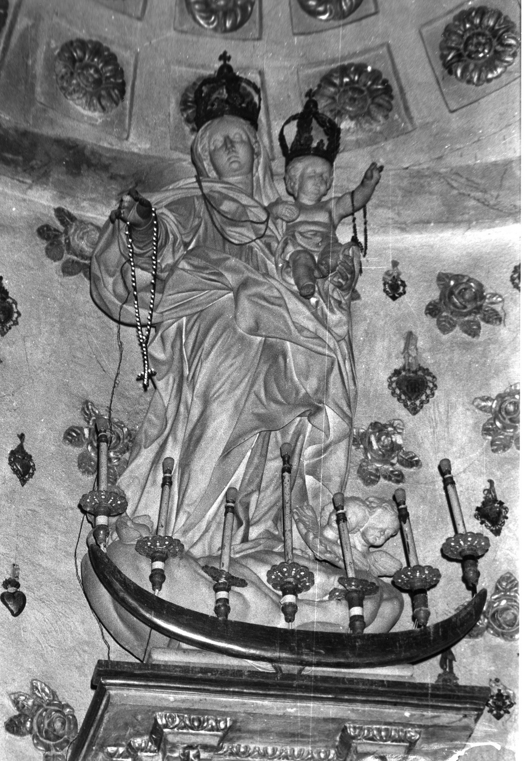 MADONNA DEL ROSARIO, Madonna con Bambino (statua, opera isolata) di Schiaffino Bernardo, Schiaffino Francesco Maria (primo quarto sec. XVIII)
