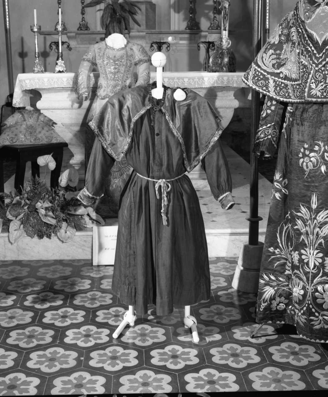 vestiario di confraternita, insieme - manifattura ligure (fine/inizio secc. XIX/ XX)