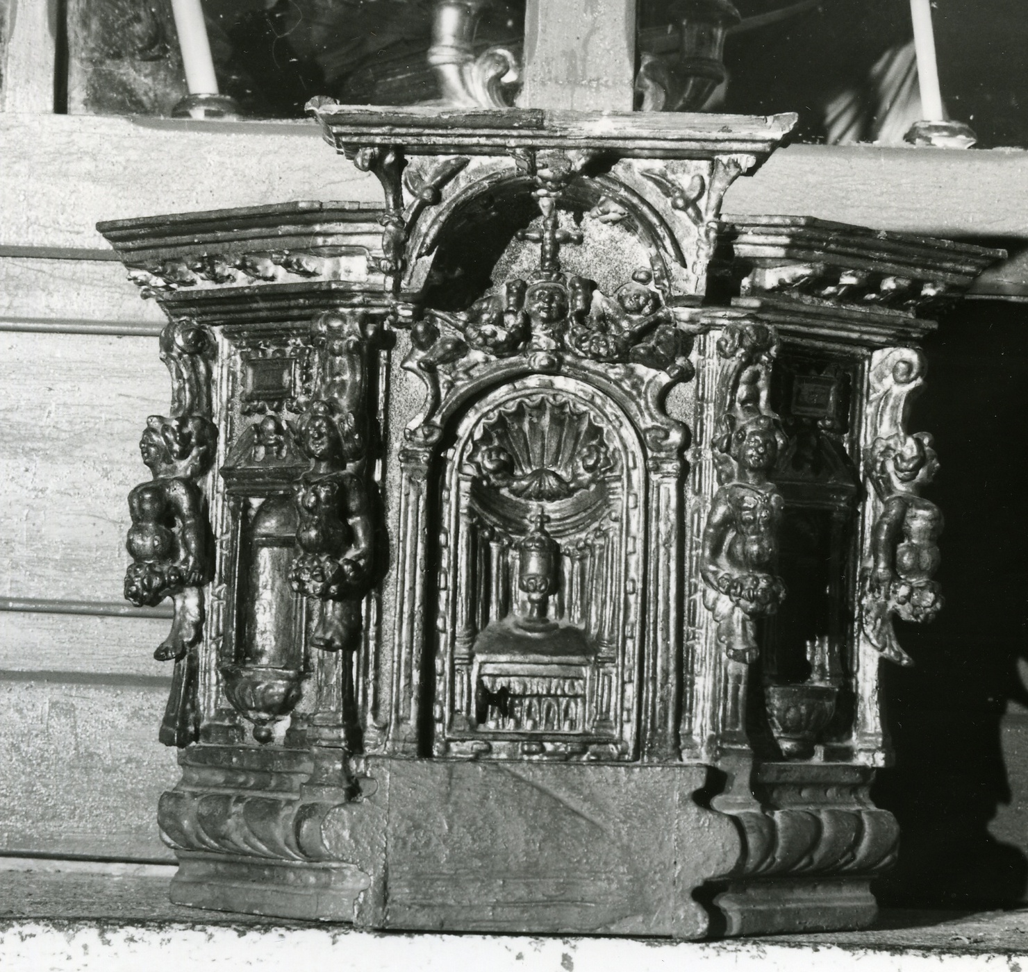 tabernacolo - a tempietto, opera isolata - bottega ligure (fine/inizio secc. XVI/ XVII)