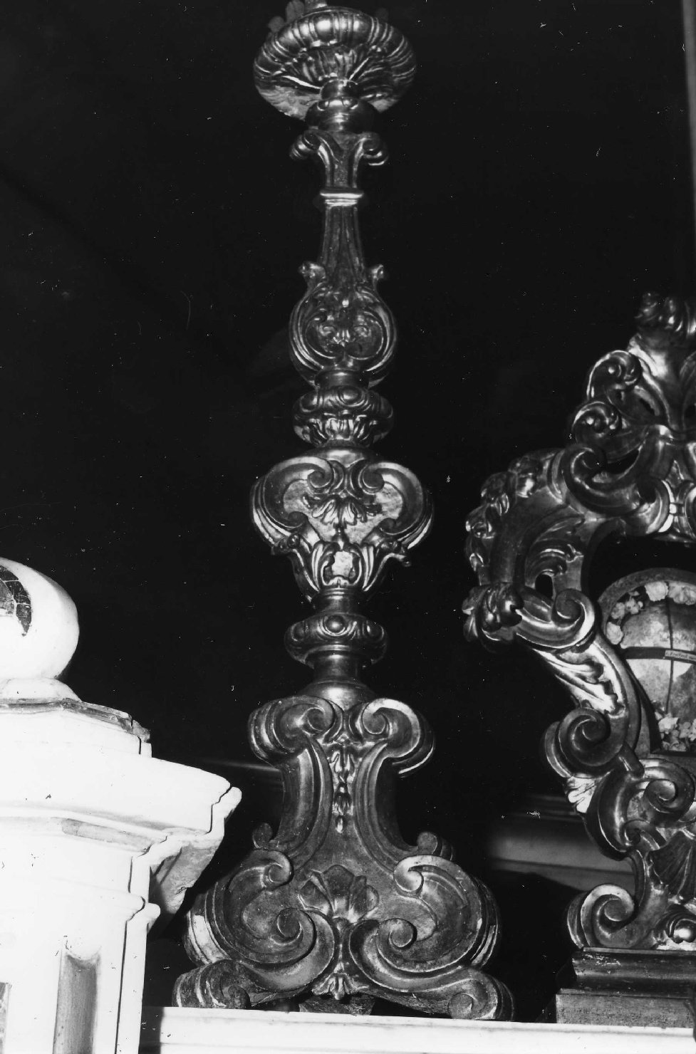 candeliere d'altare, opera isolata - ambito ligure (metà sec. XVIII)