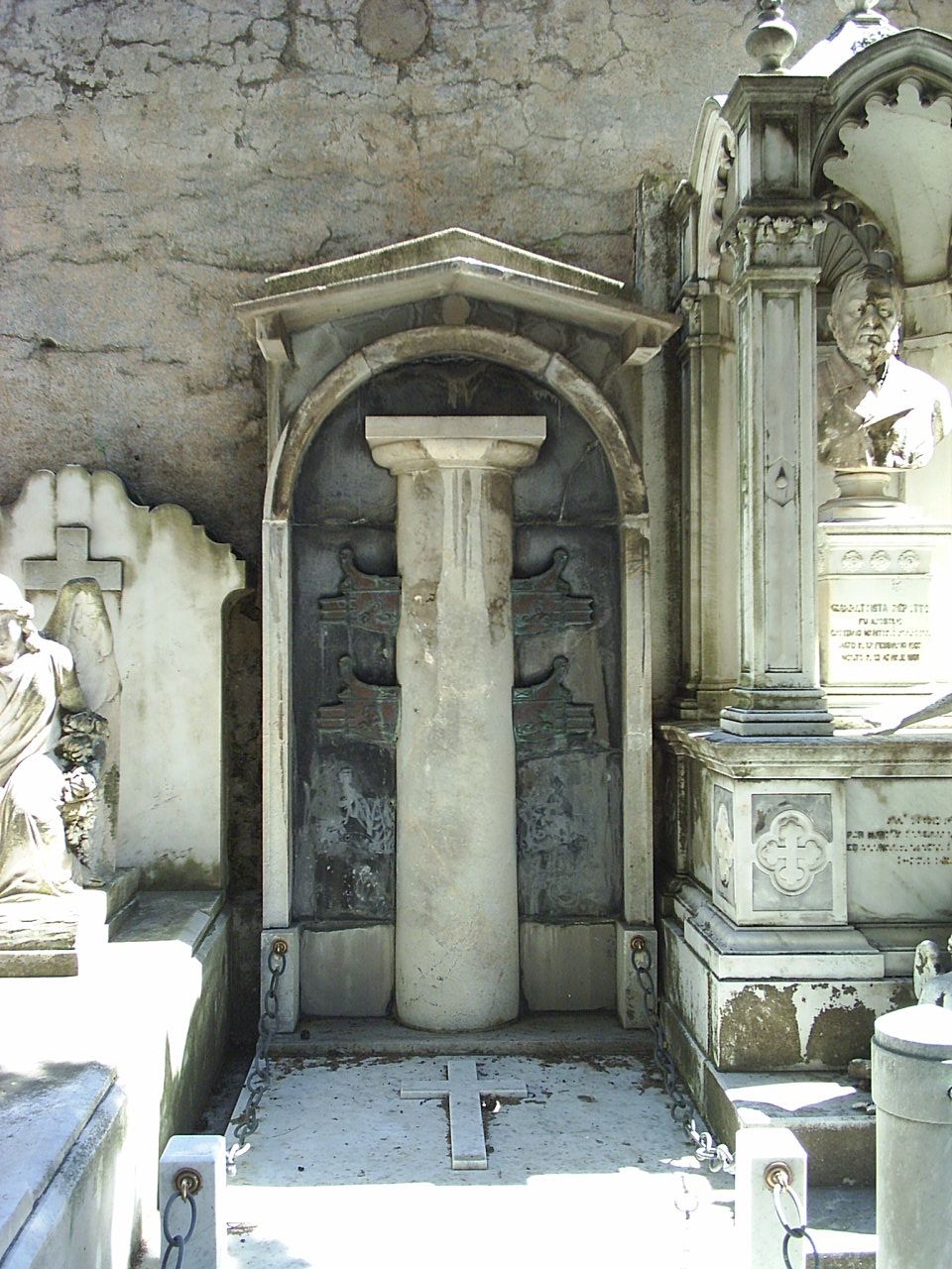monumento funebre - a edicola, opera isolata - ambito ligure (secondo quarto sec. XX)