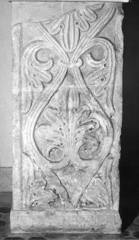 mostra di portale, frammento - ambito Italia centro-meridionale (sec. XI)