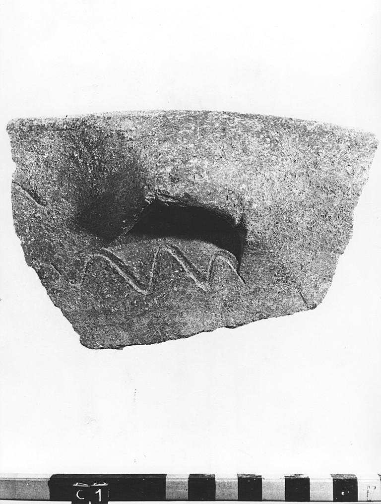 bacino, frammento - ambito laziale (secc. XII/ XIV)
