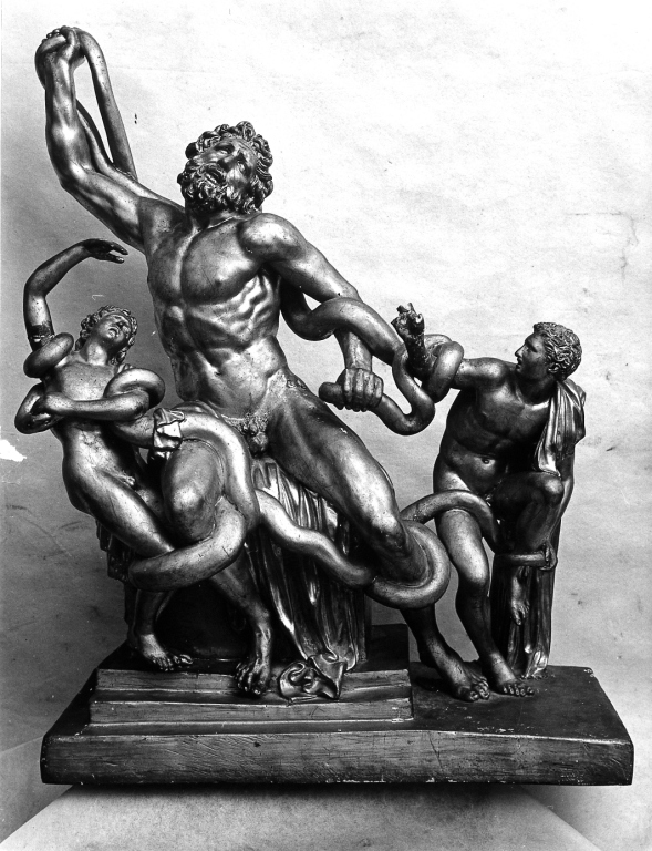 Laocoonte e i figli strangolati da due serpenti (gruppo scultoreo) - ambito laziale (secc. XVIII/ XIX)