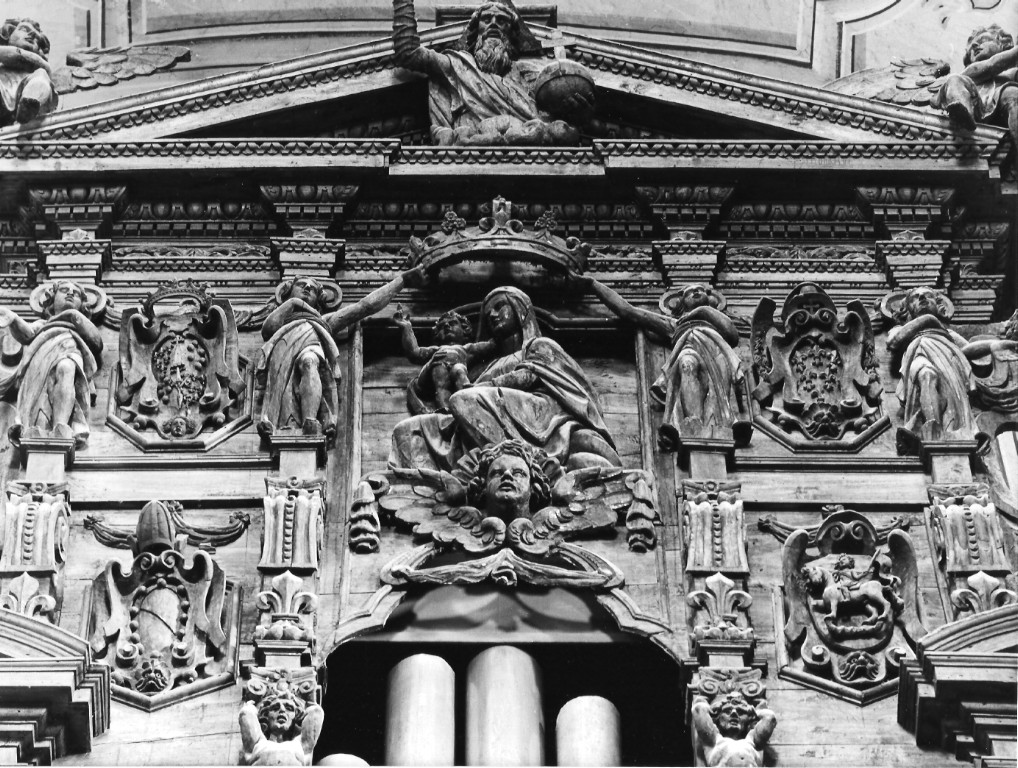 Madonna con Bambino (gruppo scultoreo) di Chiuccia Giovan Battista (attribuito), Vibani Alessandro (attribuito) (sec. XVII)