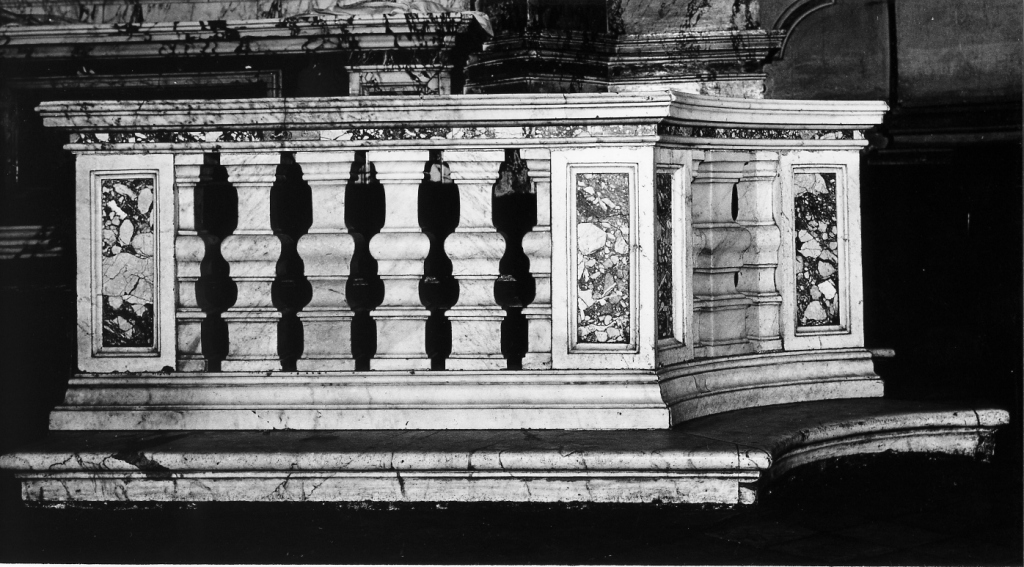 balaustrata di altare, serie di Fabrizi Gaetano (bottega) (secondo quarto sec. XVIII)