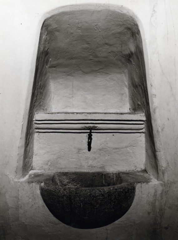 lavabo da sacrestia - bottega Italia centrale (sec. XVII)