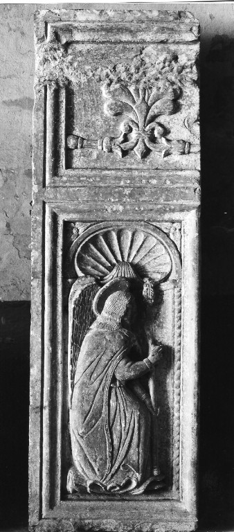 angelo annunciante (rilievo) - ambito laziale (sec. XV)