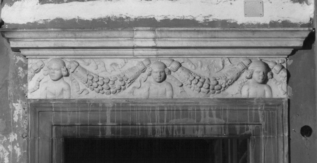 architrave di porta - ambito romano (sec. XV)